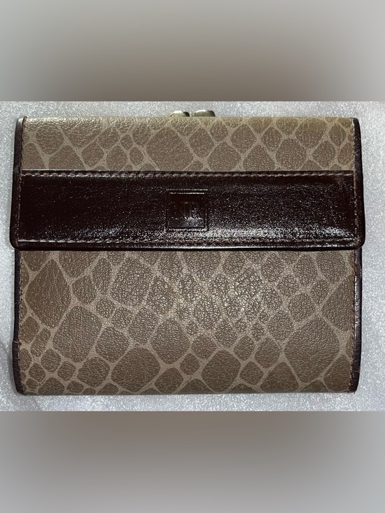 Nina Ricci Handbags - LOW START Nina Ricci EUC Kiss Lock Bi-Fold Wallet